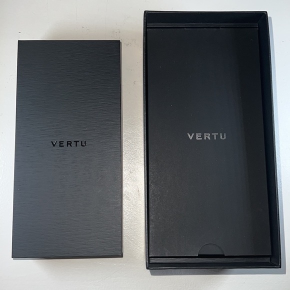 🇬🇧 Vertu Signature Touch Phone Handmade in England - Picture 10 of 17